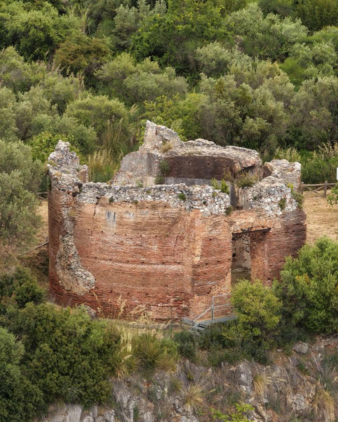 Mausooleo Romano di Cirella